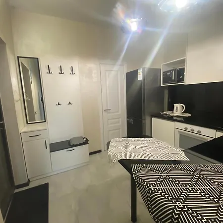 Alexsandr в доме с трц родос море в пешей доступности Apartman *