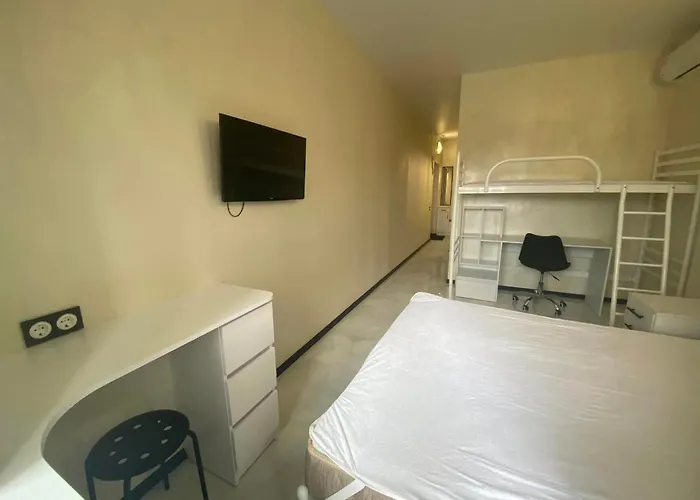 Alexsandr в доме с трц родос море в пешей доступности Odessa